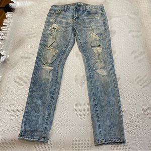 American Eagle Distressed Skinny Jeans (30x30)